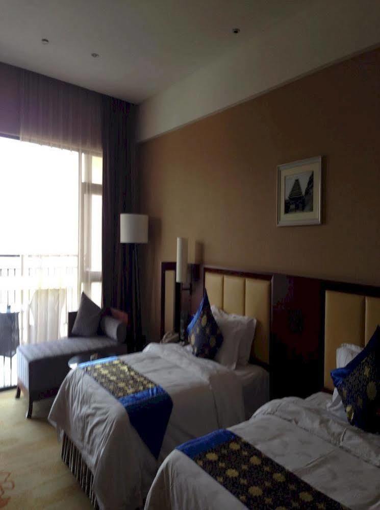 Liuzhou Sanjiangxian Dongxiangguo Hotel Extérieur photo